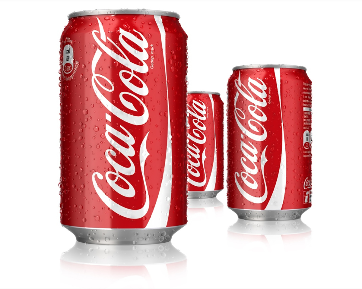 3 rode coca cola blikjes